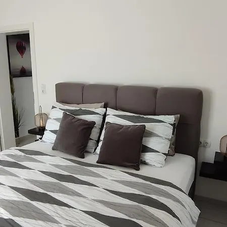 Daire Garden House 2 Supetar