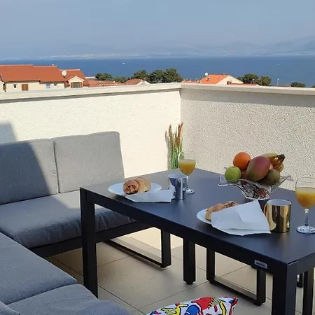 Daire Garden House 2 Supetar